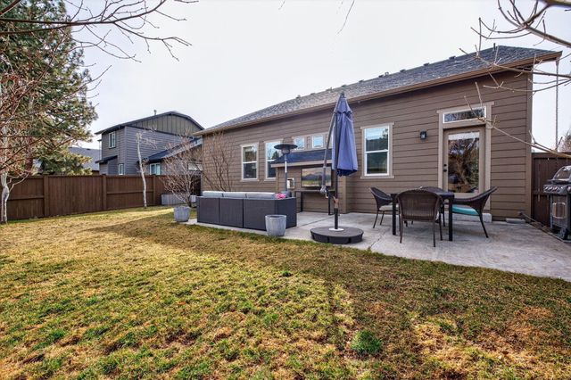 19744 SW Aspen Ridge Drive, Bend, OR 97702