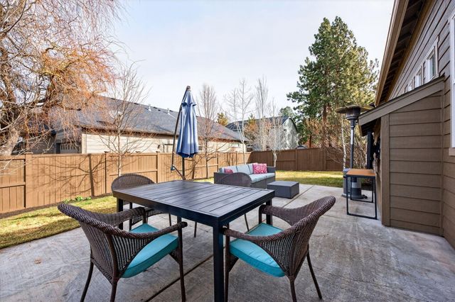 19744 SW Aspen Ridge Drive, Bend, OR 97702