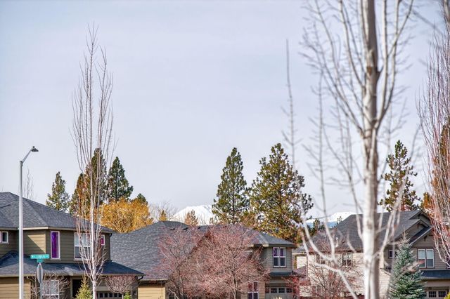 19744 SW Aspen Ridge Drive, Bend, OR 97702