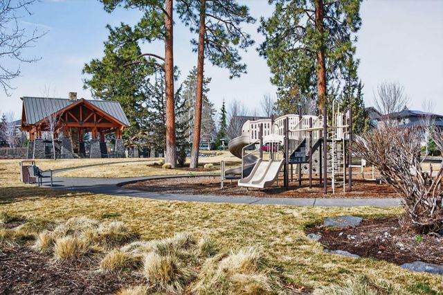 19744 SW Aspen Ridge Drive, Bend, OR 97702