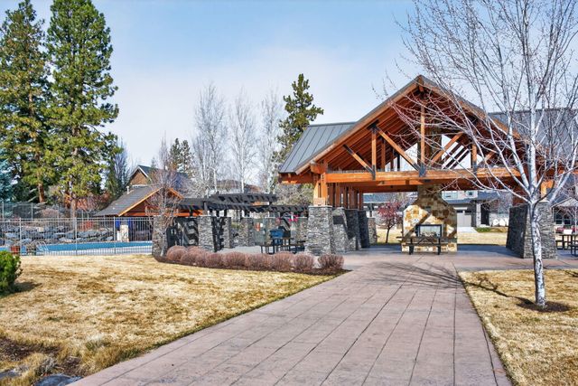 19744 SW Aspen Ridge Drive, Bend, OR 97702