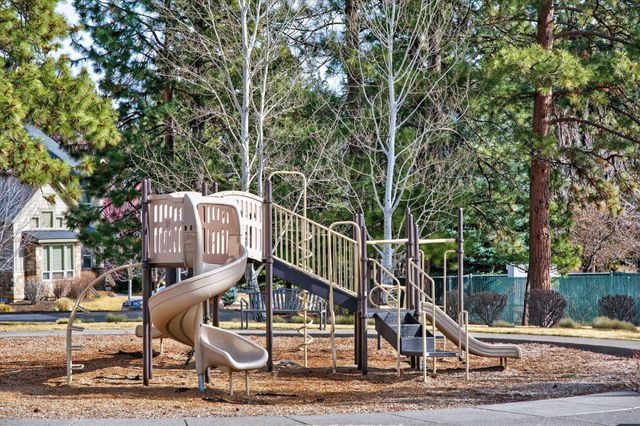 19744 SW Aspen Ridge Drive, Bend, OR 97702