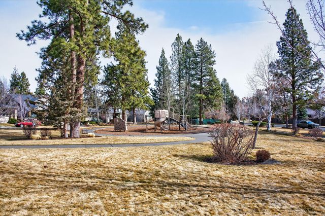 19744 SW Aspen Ridge Drive, Bend, OR 97702