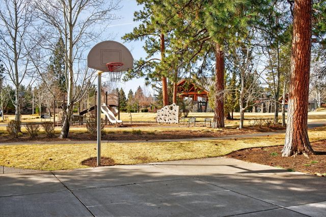 19744 SW Aspen Ridge Drive, Bend, OR 97702