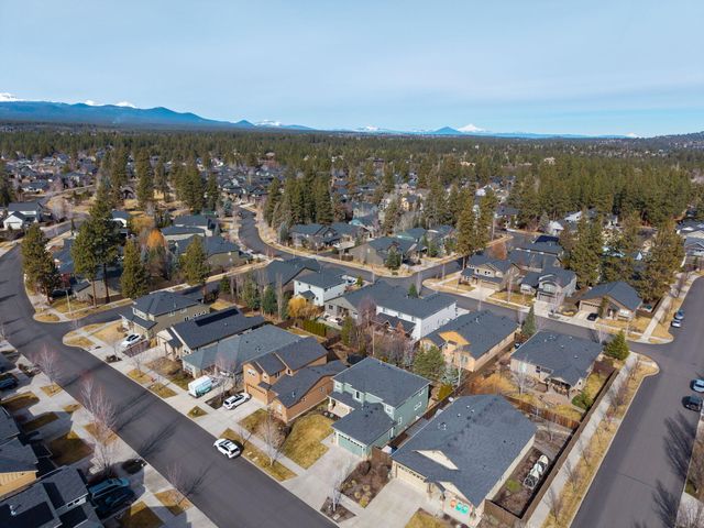 19744 SW Aspen Ridge Drive, Bend, OR 97702