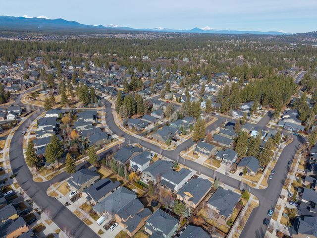 19744 SW Aspen Ridge Drive, Bend, OR 97702