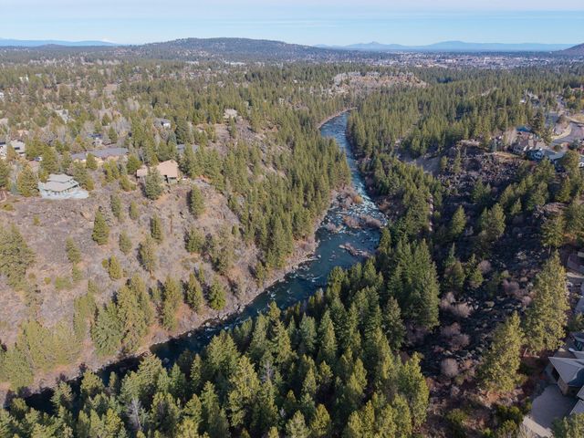 19744 SW Aspen Ridge Drive, Bend, OR 97702