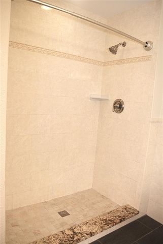 4028 CROCKERS LAKE BOULEVARD 17, Sarasota, FL 34238