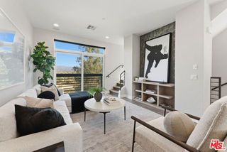 2753 Waverly Drive 806, Los Angeles, CA 90039