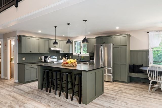 115 River Rd, Rutland, MA 01543