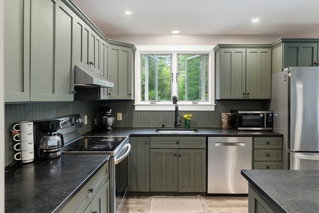 115 River Rd, Rutland, MA 01543