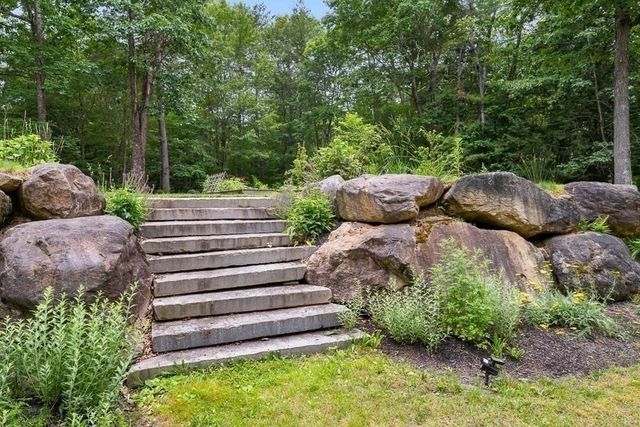 115 River Rd, Rutland, MA 01543