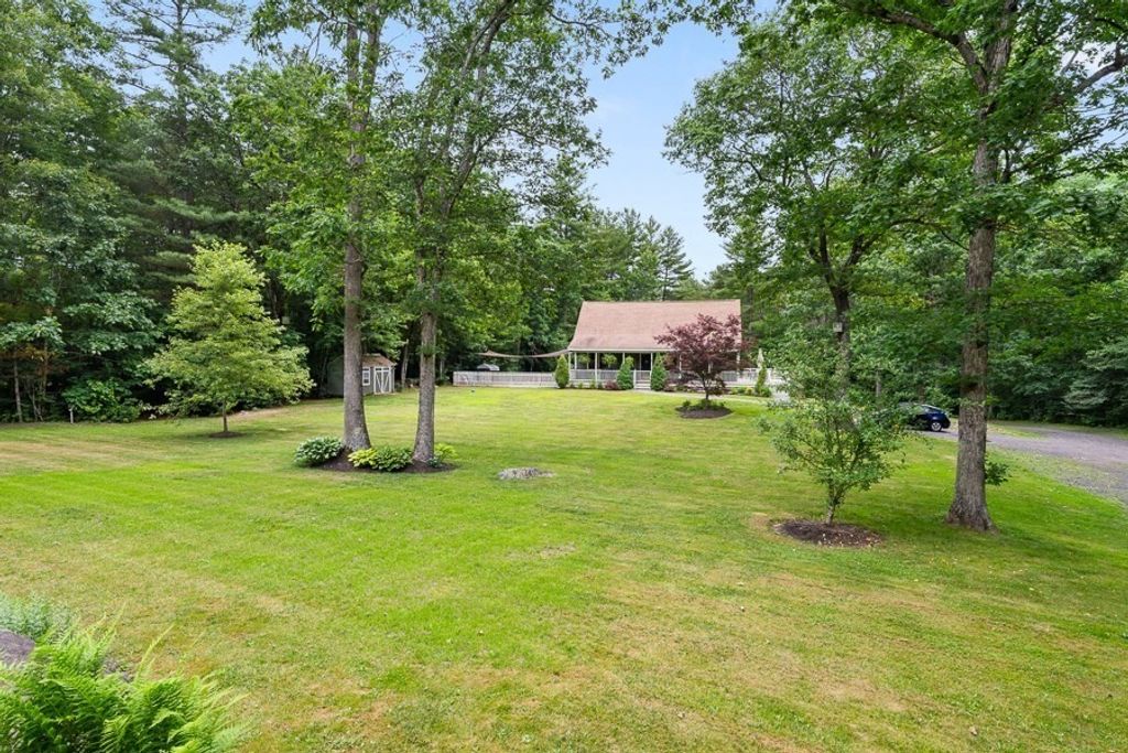 115 River Rd, Rutland, MA 01543