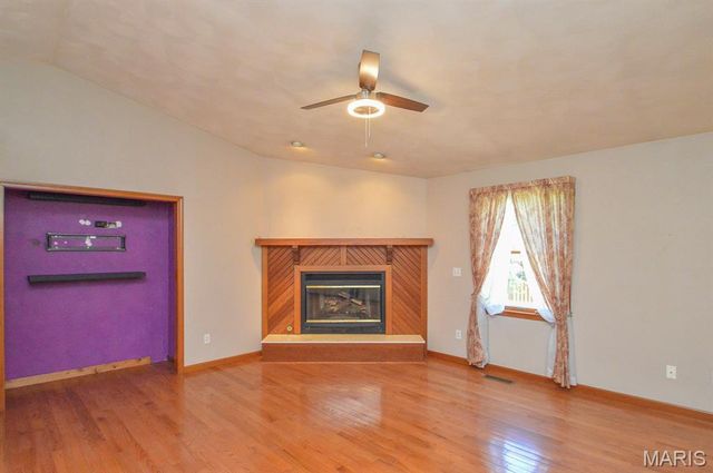 230 Winterberry Drive, Belleville, IL 62220
