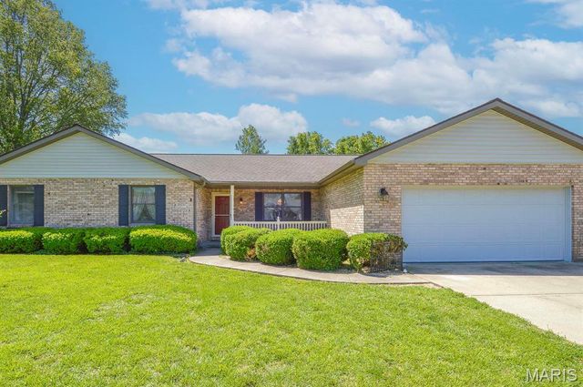 230 Winterberry Drive, Belleville, IL 62220