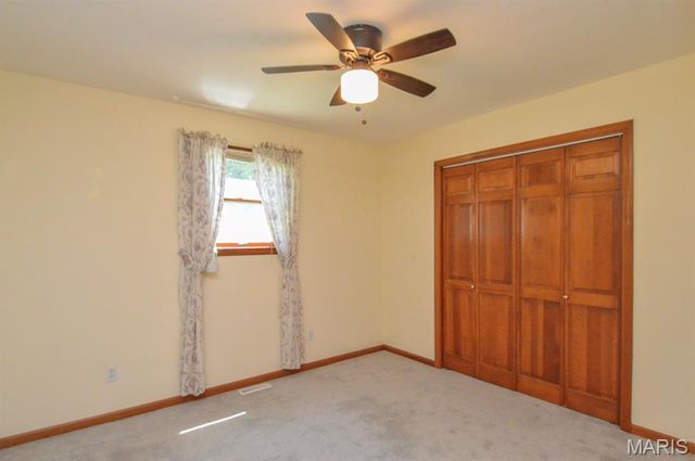 230 Winterberry Drive, Belleville, IL 62220