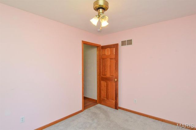 230 Winterberry Drive, Belleville, IL 62220