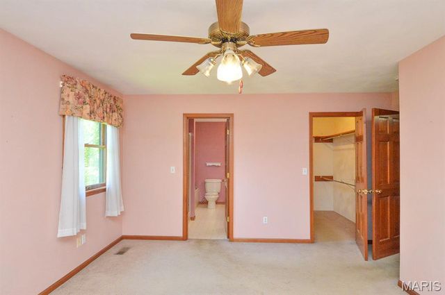 230 Winterberry Drive, Belleville, IL 62220
