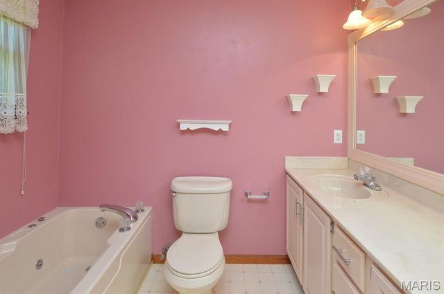 230 Winterberry Drive, Belleville, IL 62220