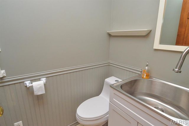 230 Winterberry Drive, Belleville, IL 62220