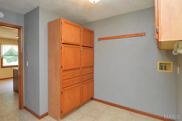 230 Winterberry Drive, Belleville, IL 62220