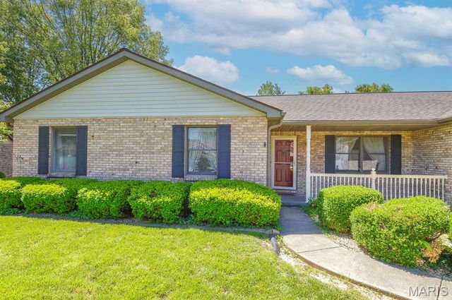 230 Winterberry Drive, Belleville, IL 62220