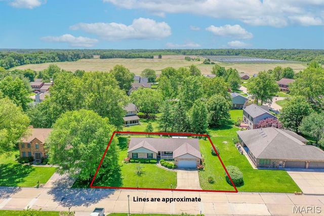 230 Winterberry Drive, Belleville, IL 62220