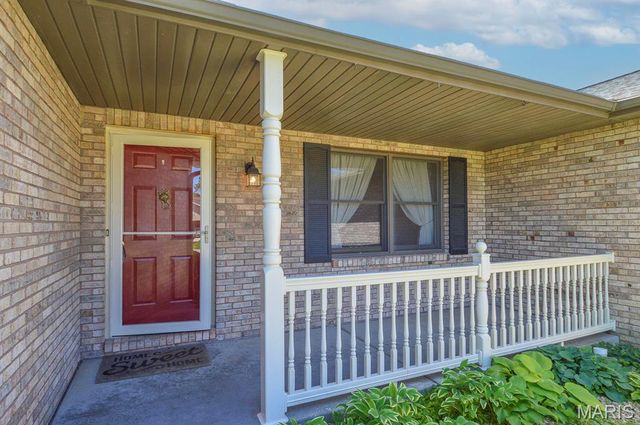 230 Winterberry Drive, Belleville, IL 62220