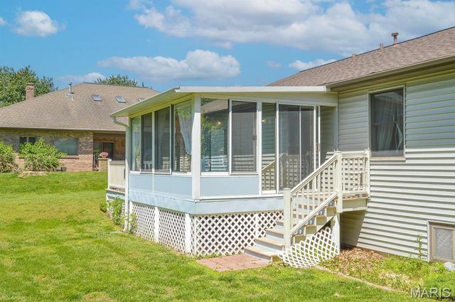 230 Winterberry Drive, Belleville, IL 62220