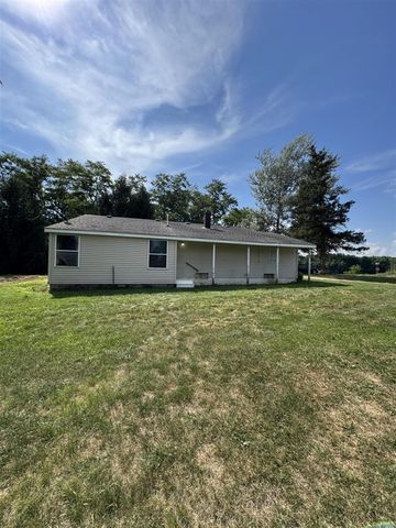 1631 Pierce Road, Quincy, MI 49082