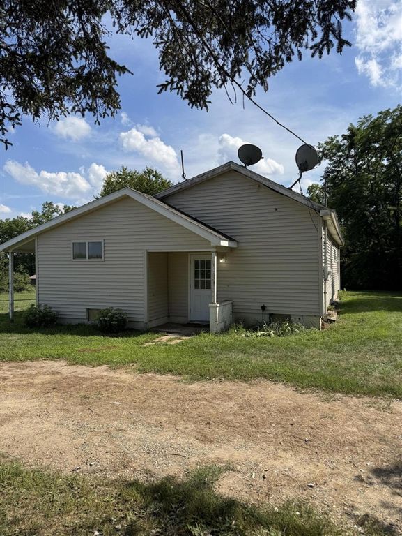 1631 Pierce Road, Quincy, MI 49082