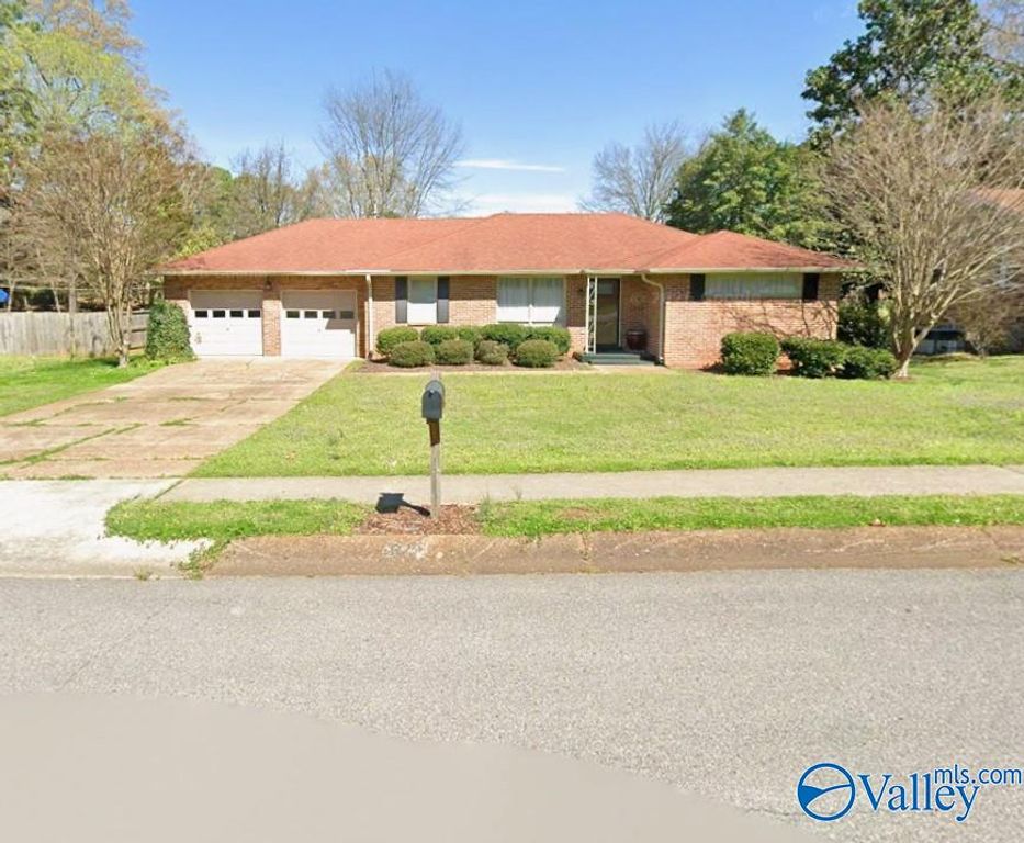 524 Graycroft Drive, Huntsville, AL 35802