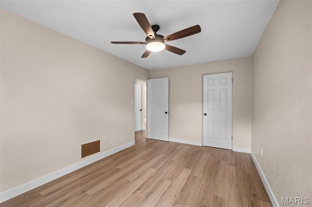 Image 14 of property listing at 2221 Norside Drive, Alton, IL 62002