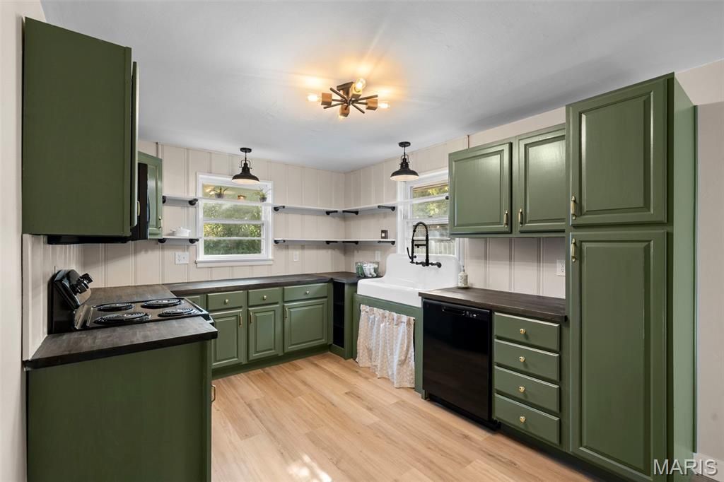 Image 22 of property listing at 2221 Norside Drive, Alton, IL 62002