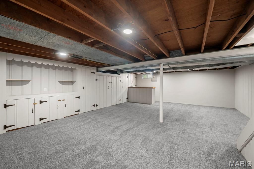 Image 31 of property listing at 2221 Norside Drive, Alton, IL 62002