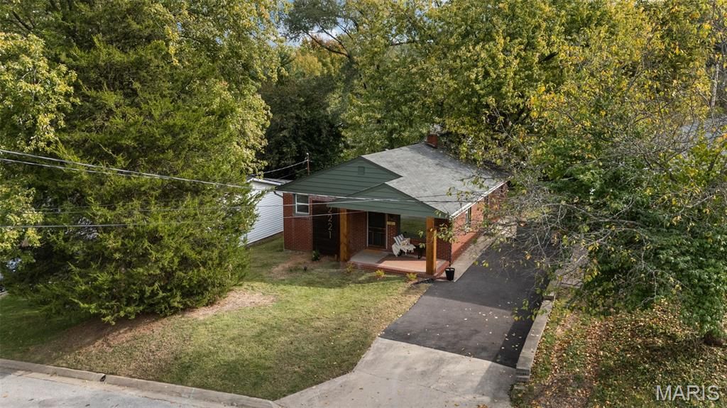 Image 48 of property listing at 2221 Norside Drive, Alton, IL 62002