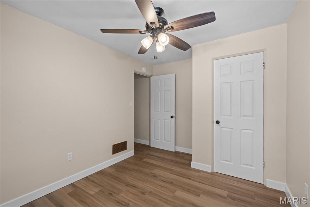 Image 10 of property listing at 2221 Norside Drive, Alton, IL 62002