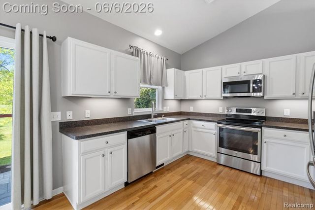 989 Callaway Court, Howell, MI 48843