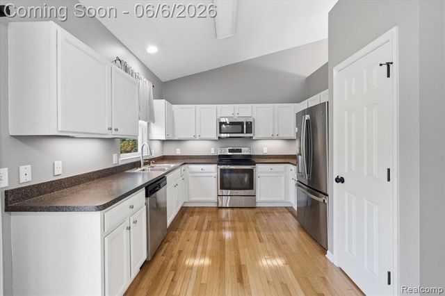 989 Callaway Court, Howell, MI 48843
