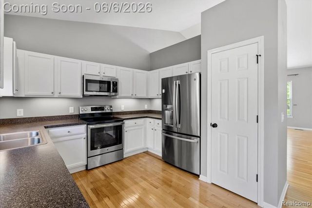 989 Callaway Court, Howell, MI 48843