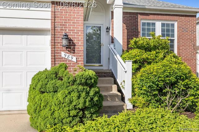 989 Callaway Court, Howell, MI 48843