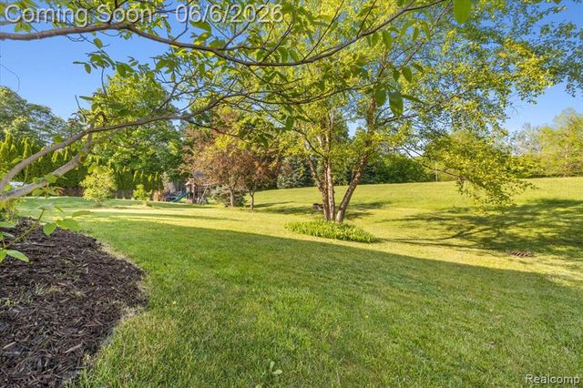 989 Callaway Court, Howell, MI 48843