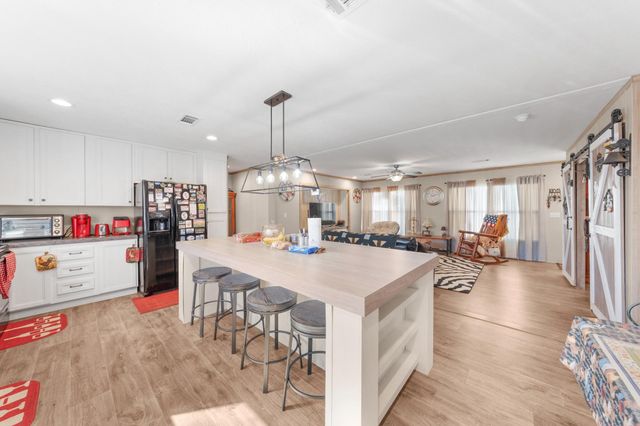 5523 S State Highway 19 2, Emory, TX 75440