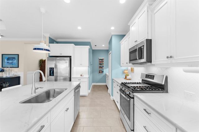 208 CAPRIANA COURT, Nokomis, FL 34275