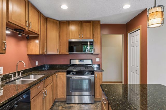 7817 73rd Street S, Cottage Grove, MN 55016