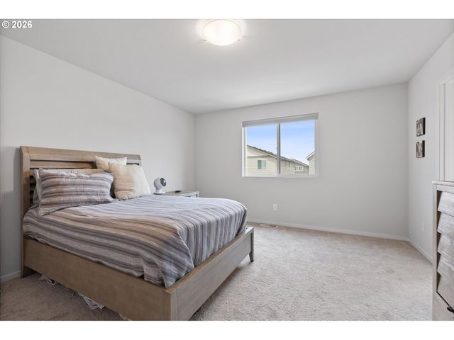 671 NICHOLS Ln, Woodburn, OR 97071