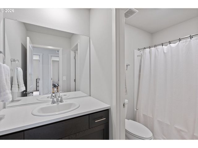 671 NICHOLS Ln, Woodburn, OR 97071