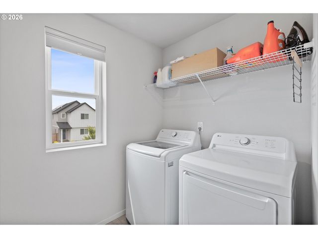 671 NICHOLS Ln, Woodburn, OR 97071