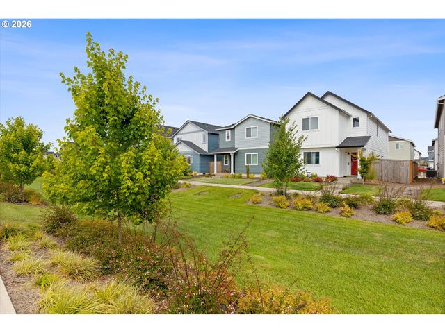 671 NICHOLS Ln, Woodburn, OR 97071