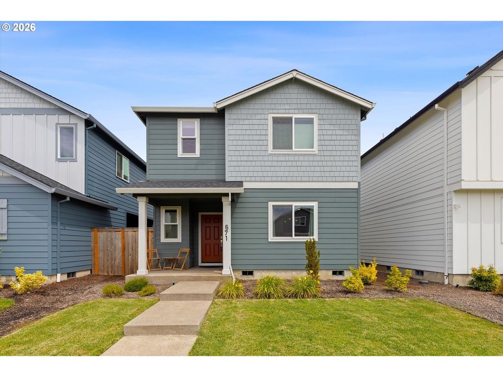 671 NICHOLS Ln, Woodburn, OR 97071